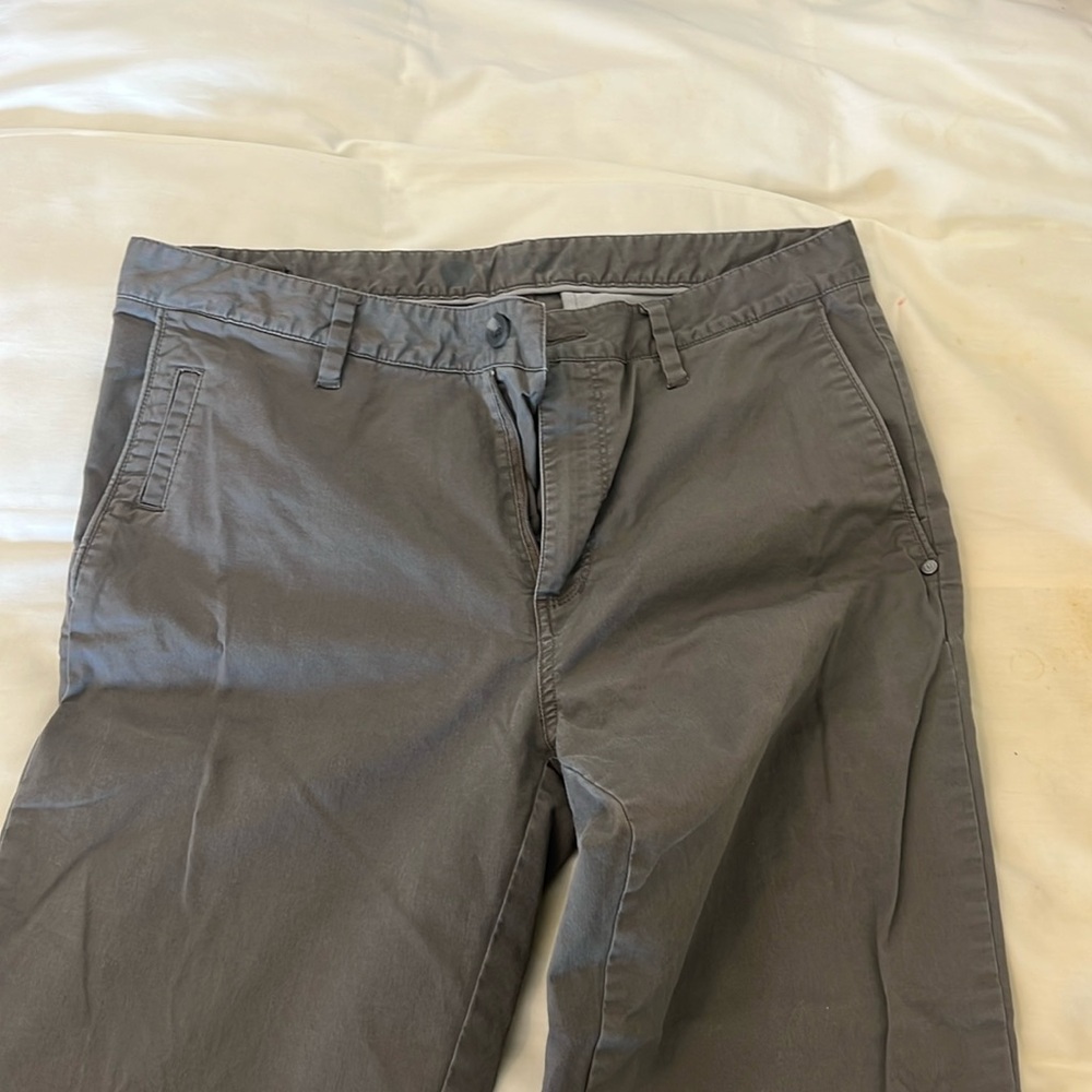 Vuori All Ways Chino Pants Mens 33 Gray Athletic Fit Stretch